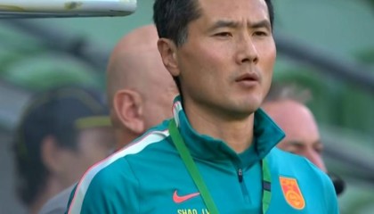 开云-这也太快了！仅9分钟，国足0-2喀麦隆，后防线漏人，颜骏凌被吐槽